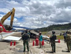 Suara Ledakan dan Kepulan Asa di Bandara Ilaga Usai Pesawat Terbakar